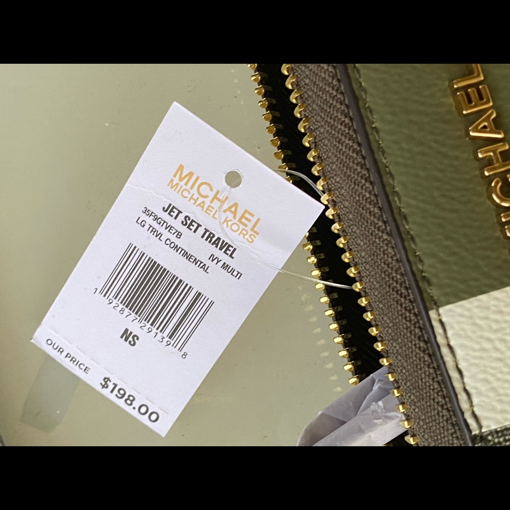 NWT Michael Kors LG continental signature wallet - Picture 5 of 5